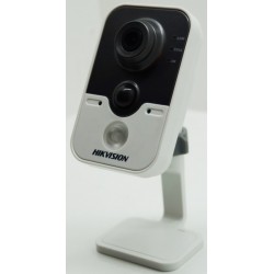 IP камера Hikvision DS-2CD2432F-IW